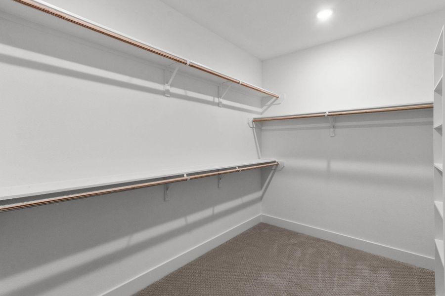 Spacious, unfurnished interior of a new home in , Houston (Image 30).