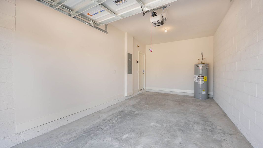 Spacious, unfurnished interior of a new home in Tortuga Cay, Satellite Beach (Image 7). Spacious, unfurnished interior of a new home in Tortuga Cay, Satellite Beach (Image 7).
