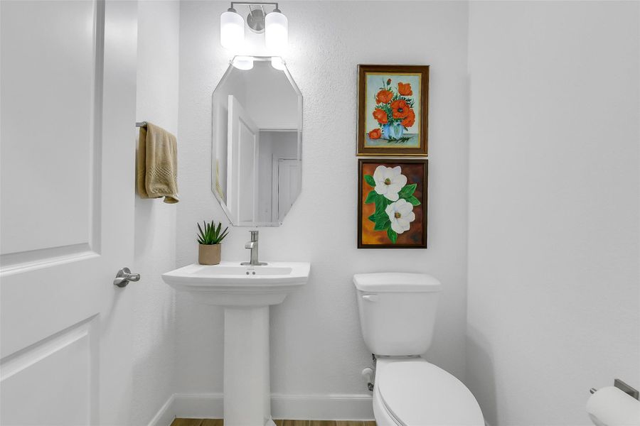 Furnished interior view inside a new home in Del Webb in Chambers Creek, Willis (Image 18). Furnished interior view inside a new home in Del Webb in Chambers Creek, Willis (Image 18).