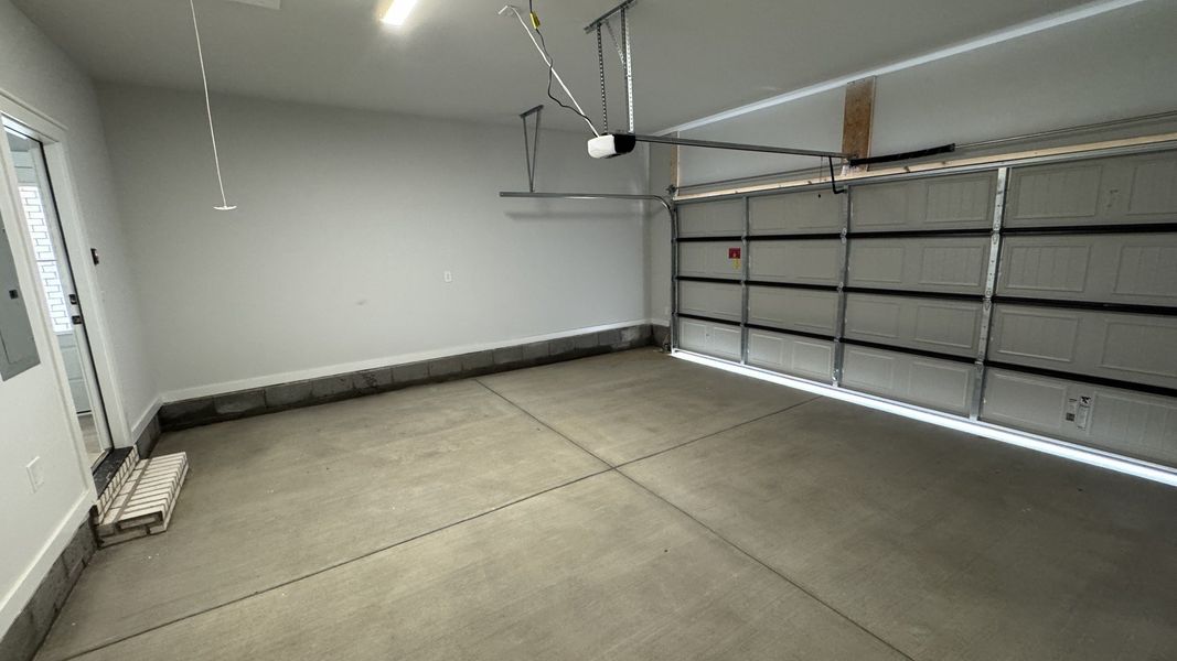 Spacious, unfurnished interior of a new home in The Greens at Legacy Townhomes, Springfield (Image 17). Spacious, unfurnished interior of a new home in The Greens at Legacy Townhomes, Springfield (Image 17).