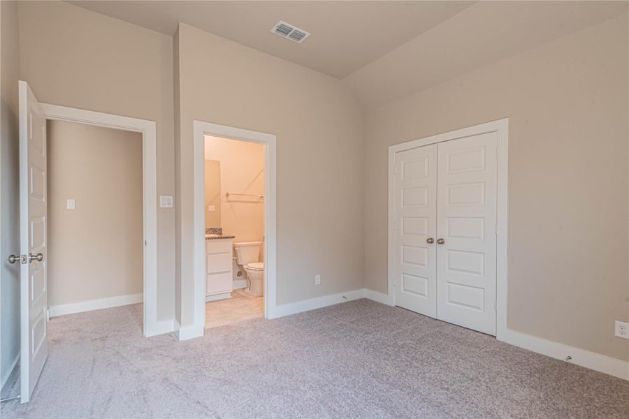 Spacious, unfurnished interior of a new home in , Fulshear (Image 33). Spacious, unfurnished interior of a new home in , Fulshear (Image 33).