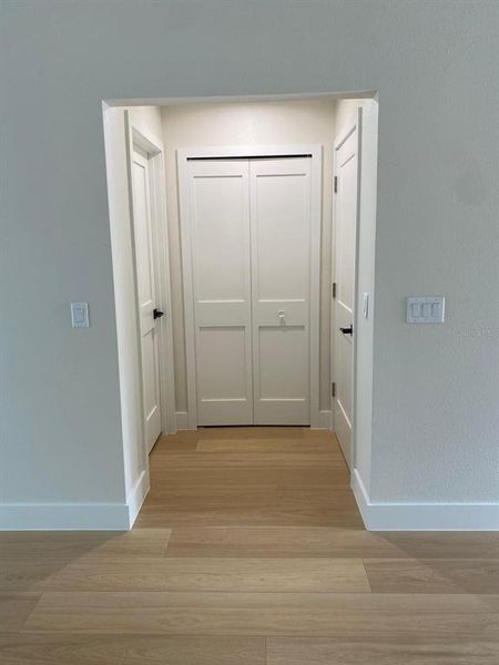 Spacious, unfurnished interior of a new home in , Orange City (Image 13).