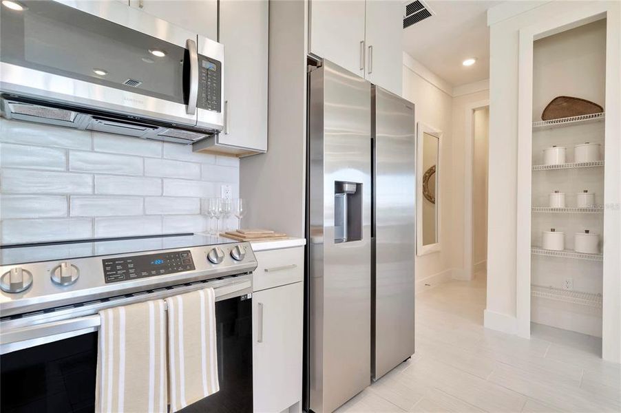 Furnished interior view inside a new home in , Wesley Chapel (Image 12).