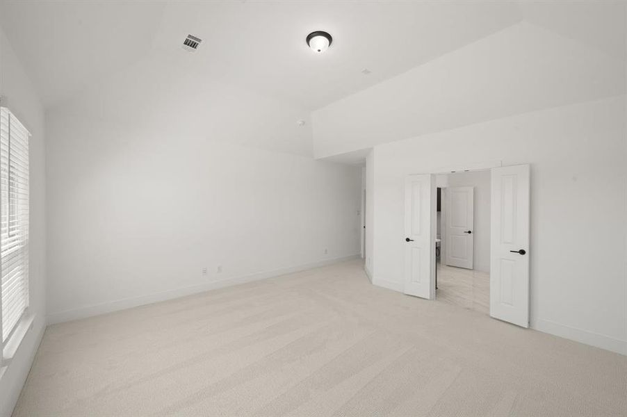 Spacious, unfurnished interior of a new home in Shady Valley Estates, Midlothian (Image 23).