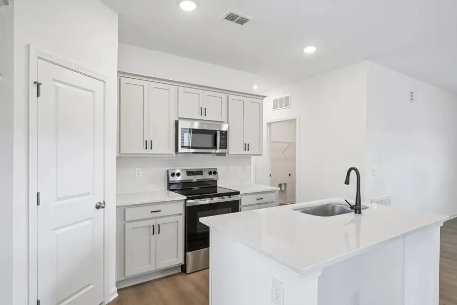 Representative images and renderings are for illustrative purposes. Actual structural options and design finishes of home may vary
