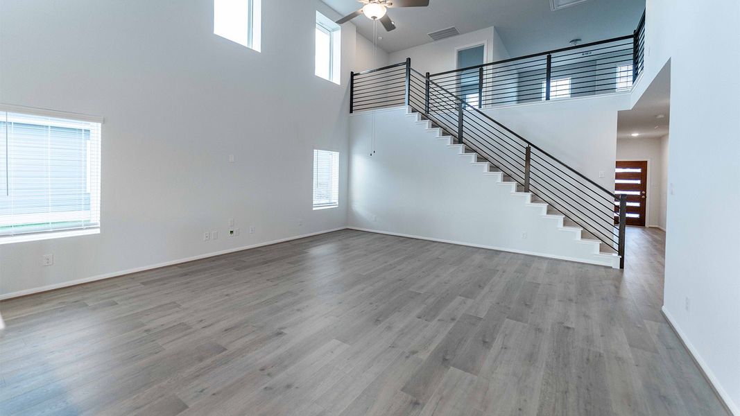 Spacious, unfurnished interior of a new home in Paramount, Kyle (Image 19).