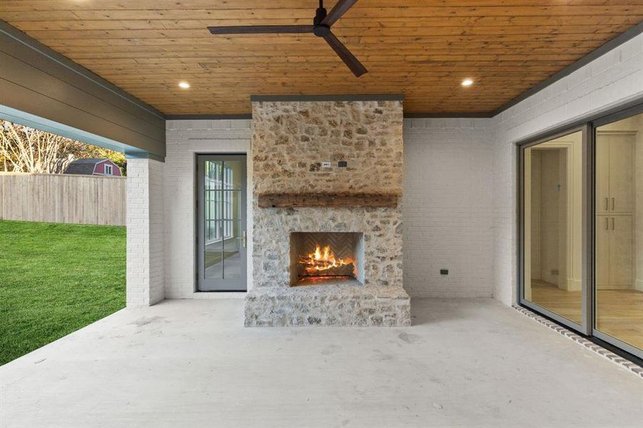 Exterior details and patio area of a home in , Colleyville (Image 3).