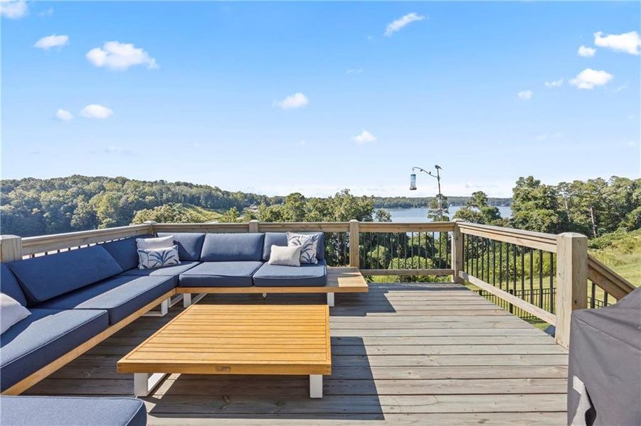 Image 50 of a home in The Cottages Of Lake Lanier.