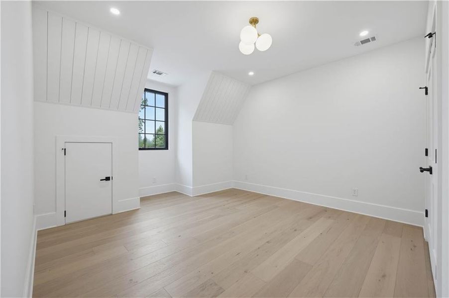 Spacious, unfurnished interior of a new home in , Atlanta (Image 23).