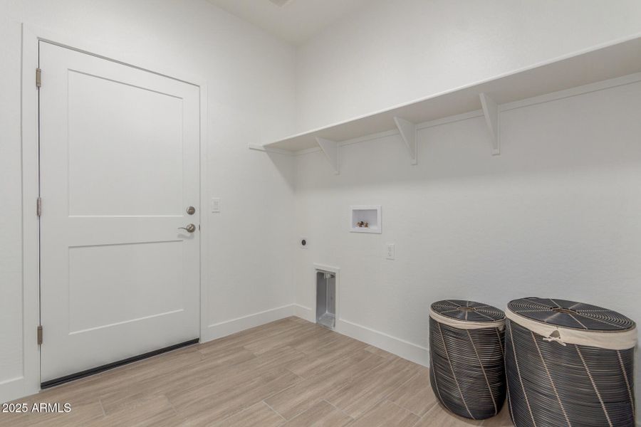 33 Sandstone Mountain 33 Sandstone Mountain