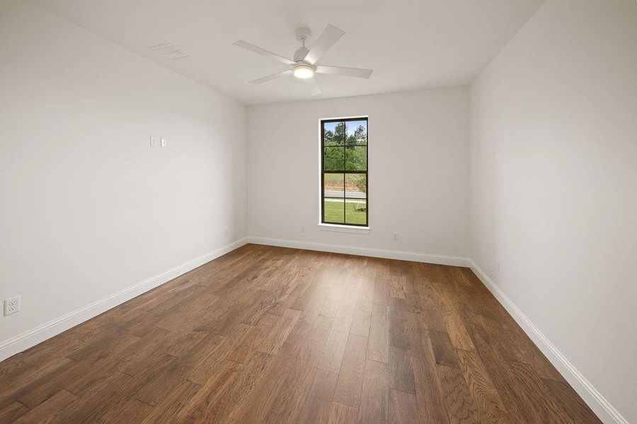 Spacious, unfurnished interior of a new home in , Tyler (Image 31).
