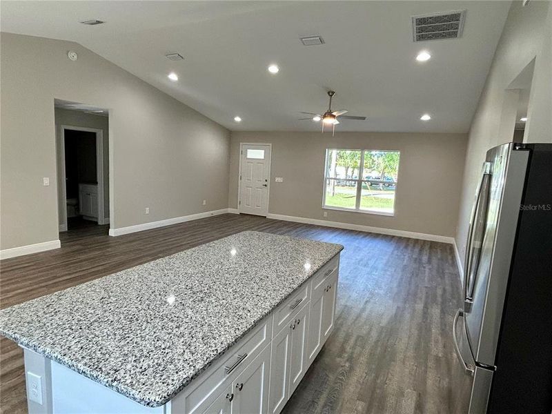 Spacious, unfurnished interior of a new home in , Summerfield (Image 8).