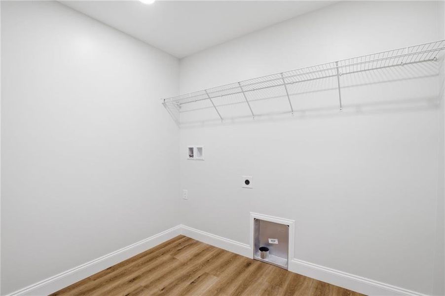 Spacious, unfurnished interior of a new home in , Eton (Image 43).