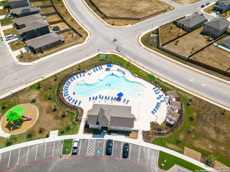 Community amenities in Cinco Lakes, San Antonio (Image 21). Community amenities in Cinco Lakes, San Antonio (Image 21).