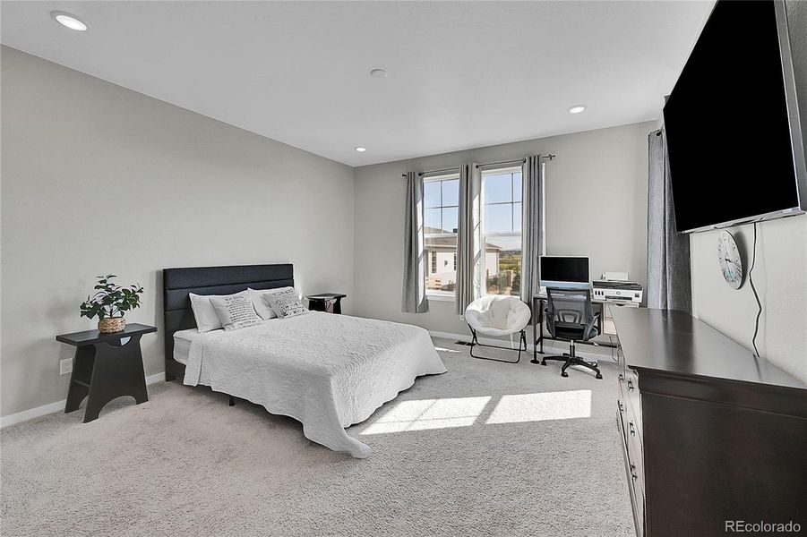 Furnished interior view inside a new home in , Aurora (Image 15).