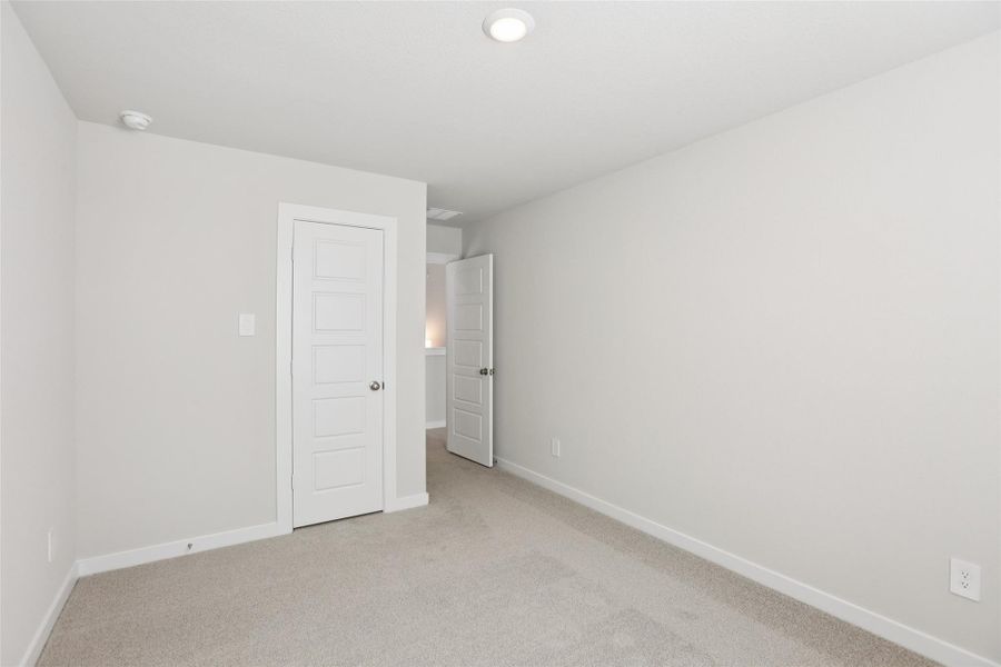 Photo is not of the actual home, but is an inspirational photo of builder’s model home and may depict options, furnishings, and/or decorator features that are not included Photo is not of the actual home, but is an inspirational photo of builder’s model home and may depict options, furnishings, and/or decorator features that are not included