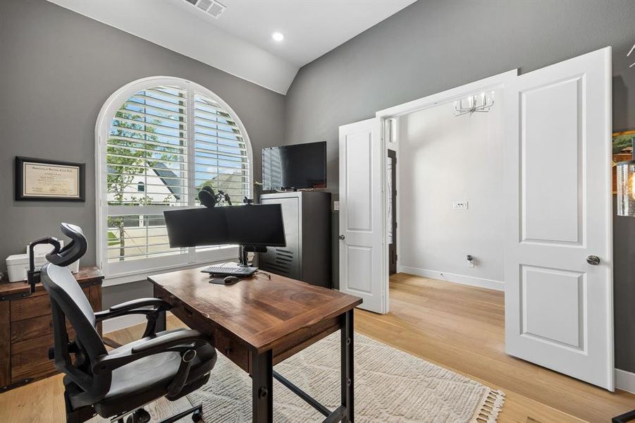Furnished interior view inside a new home in Sandbrock Ranch, Aubrey (Image 26).