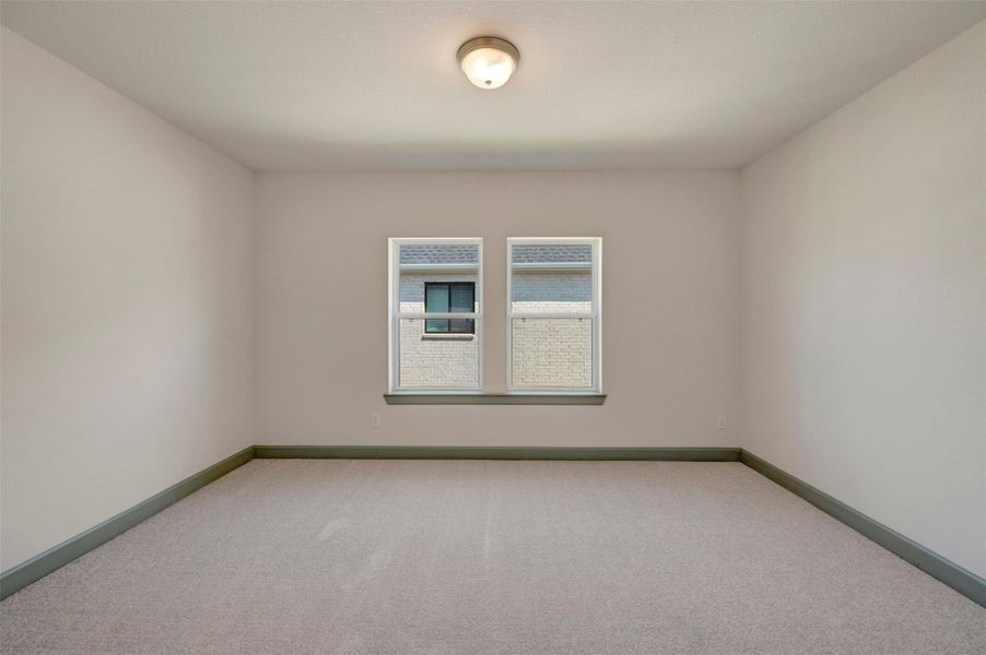 Spacious, unfurnished interior of a new home in Sienna - Parkview Collection, Missouri City (Image 26).