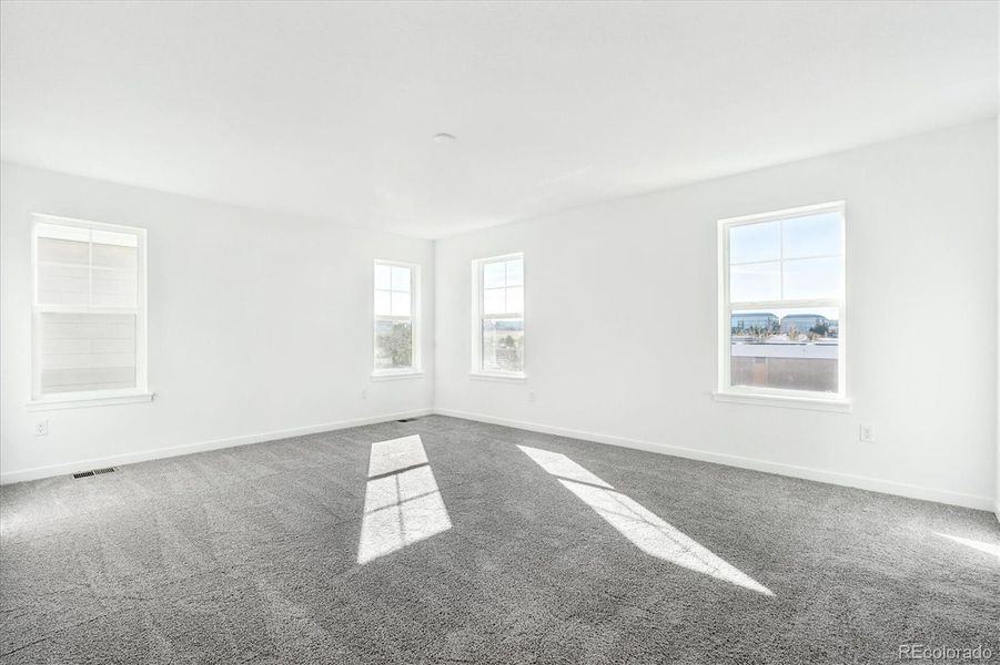 Spacious, unfurnished interior of a new home in The Summit at Meridian, Englewood (Image 13).