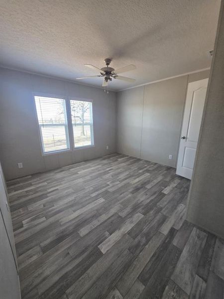 Spacious, unfurnished interior of a new home in , Kaufman (Image 14).