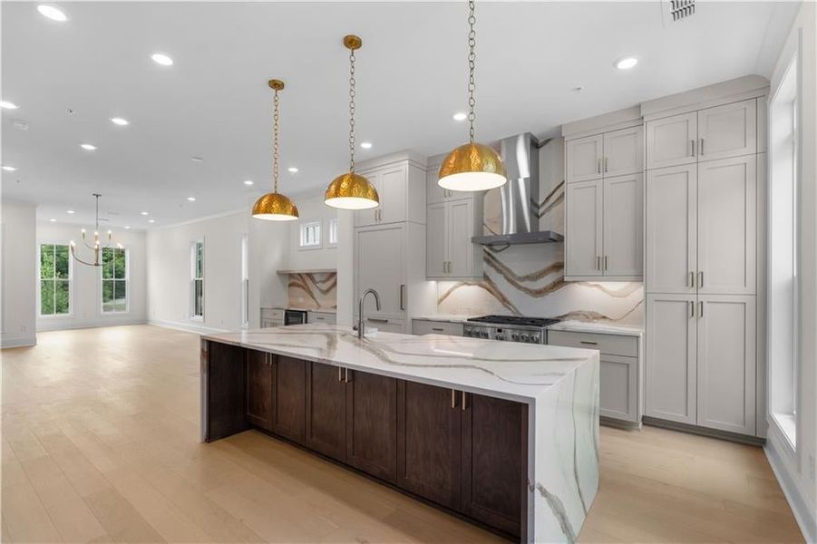 BEAUTIFUL NATURAL LIGHT ABOUNDS THROUGHOUT THIS HOME WITH TONS OF WINDOWS BEAUTIFUL NATURAL LIGHT ABOUNDS THROUGHOUT THIS HOME WITH TONS OF WINDOWS