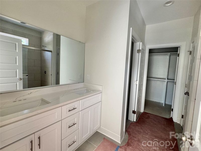 Dual Vanity In primary