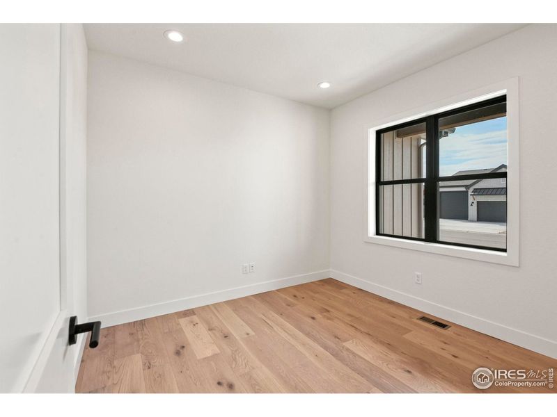 Spacious, unfurnished interior of a new home in , Berthoud (Image 20).