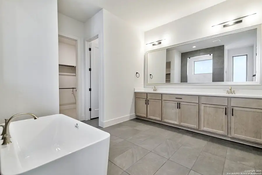 Furnished interior view inside a new home in Kinder Ranch 70's, San Antonio (Image 5).