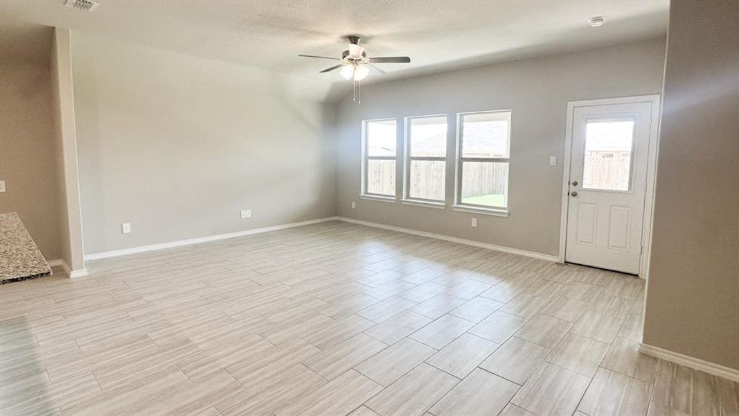 Spacious, unfurnished interior of a new home in Sunnycreek, Fort Worth (Image 8). Spacious, unfurnished interior of a new home in Sunnycreek, Fort Worth (Image 8).
