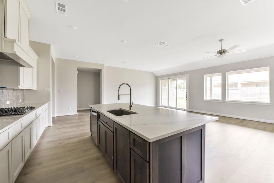 Furnished interior view inside a new home in Evergreen 55', Conroe (Image 13).