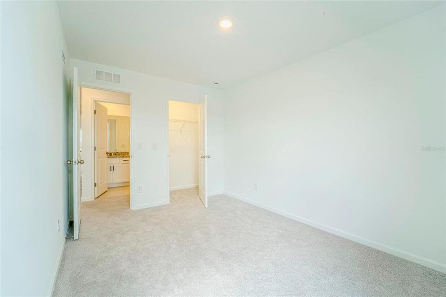 Spacious, unfurnished interior of a new home in , Rockledge (Image 12).