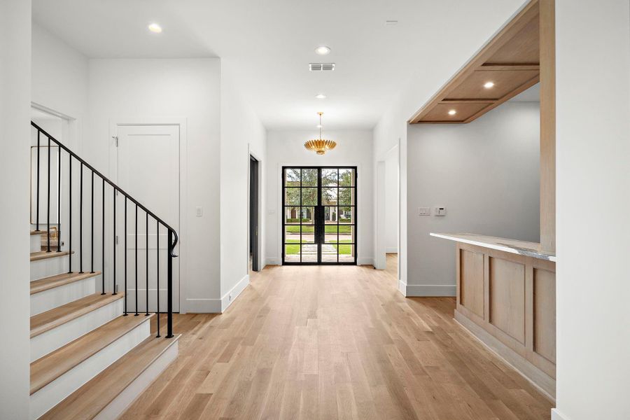 Spacious, unfurnished interior of a new home in , Houston (Image 14).