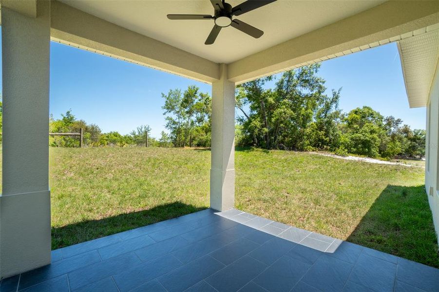 Exterior details and patio area of a home in , Deltona (Image 4).