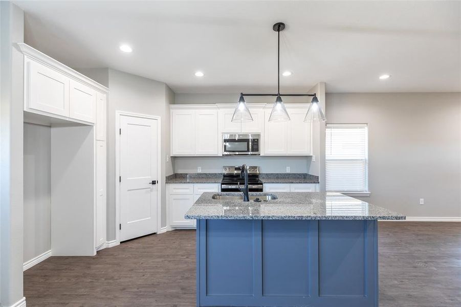 Furnished interior view inside a new home in , Abilene (Image 14).