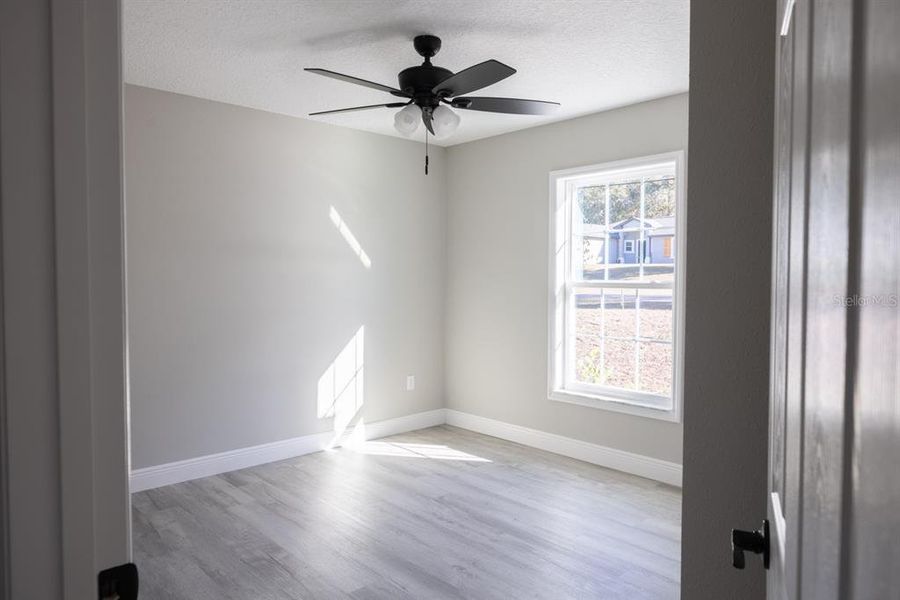 Spacious, unfurnished interior of a new home in , Citrus Springs (Image 16).