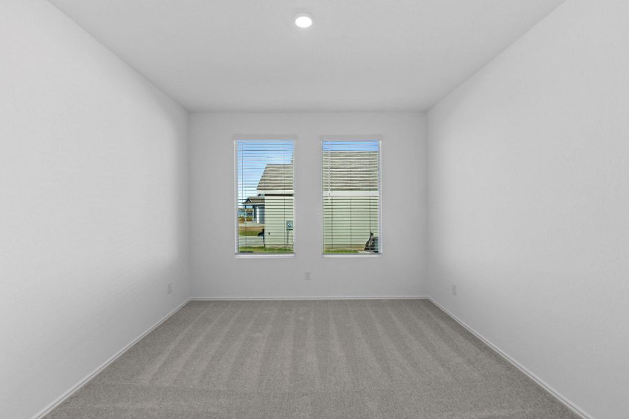 Spacious, unfurnished interior of a new home in Schriber Ranch, Mustang Ridge (Image 11). Spacious, unfurnished interior of a new home in Schriber Ranch, Mustang Ridge (Image 11).