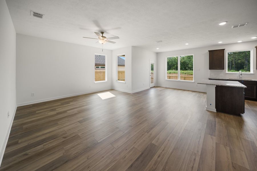 Spacious, unfurnished interior of a new home in Highland Oaks, Tyler (Image 5). Spacious, unfurnished interior of a new home in Highland Oaks, Tyler (Image 5).