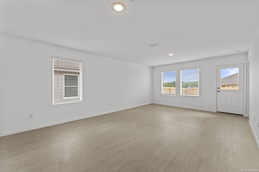 Spacious, unfurnished interior of a new home in Hidden Oasis, San Antonio (Image 10). Spacious, unfurnished interior of a new home in Hidden Oasis, San Antonio (Image 10).