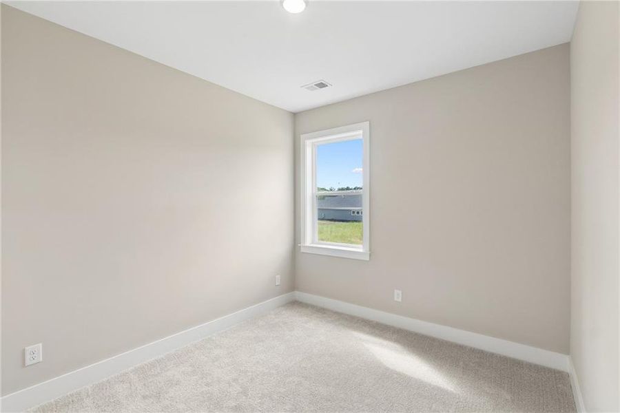 Spacious, unfurnished interior of a new home in Old Mill Preserve, Dallas (Image 14).