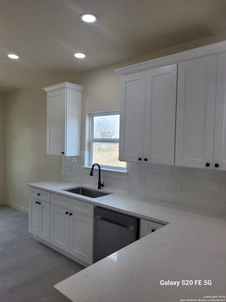 Furnished interior view inside a new home in , Floresville (Image 5).