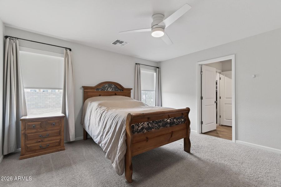 10) PRIMARY BEDROOM 10) PRIMARY BEDROOM