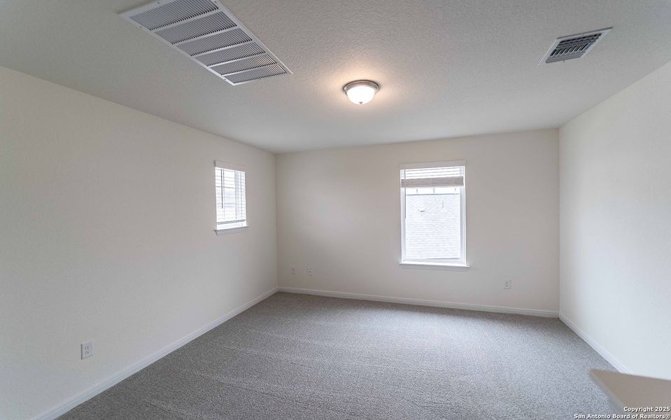 Spacious, unfurnished interior of a new home in Hickory Ridge, Elmendorf (Image 12).
