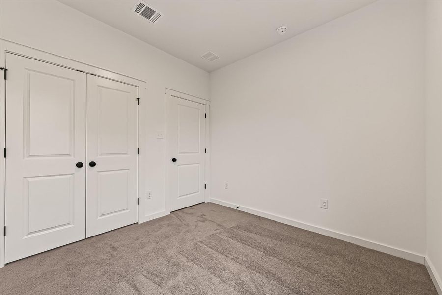 Spacious, unfurnished interior of a new home in Aldeana, Bonney (Image 31).