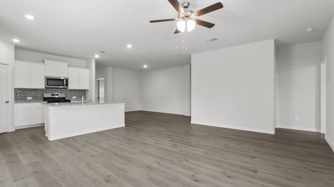 Spacious, unfurnished interior of a new home in Trailstone, Caddo Mills (Image 19). Spacious, unfurnished interior of a new home in Trailstone, Caddo Mills (Image 19).