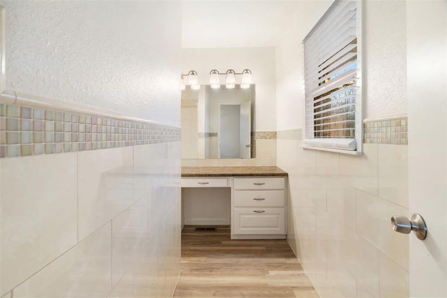 Furnished interior view inside a new home in , Paris (Image 5). Furnished interior view inside a new home in , Paris (Image 5).