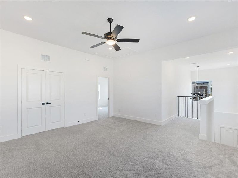 Spacious, unfurnished interior of a new home in Royal Court, Frisco (Image 27). Spacious, unfurnished interior of a new home in Royal Court, Frisco (Image 27).