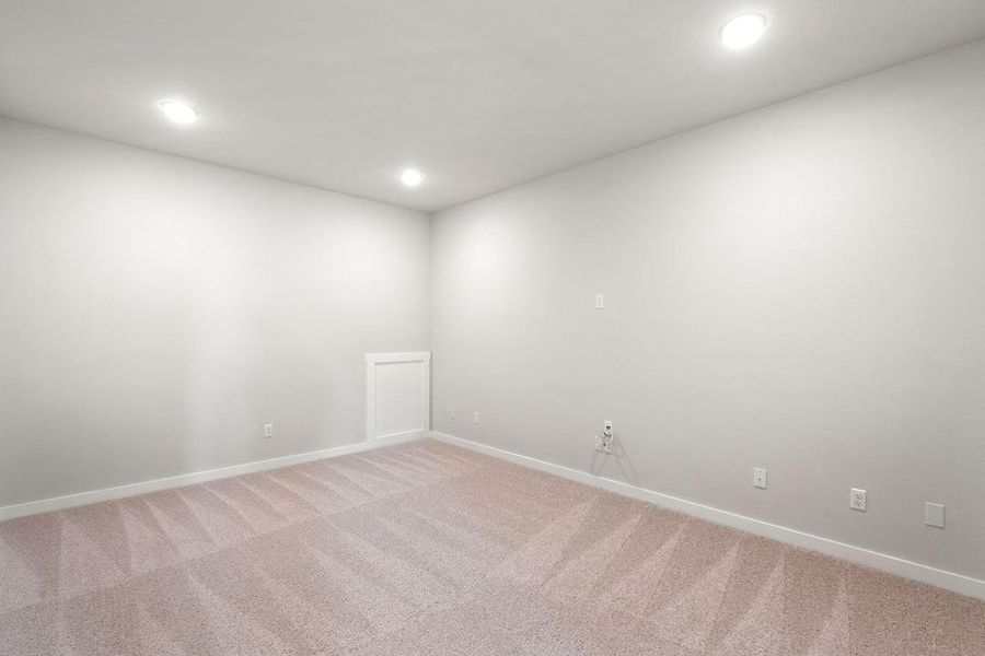 Spacious, unfurnished interior of a new home in Lagos Reserve, Manor (Image 32).