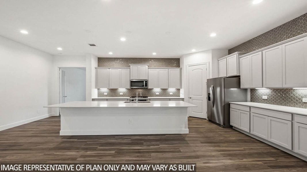 Furnished interior view inside a new home in Silverthorne, Conroe (Image 13).