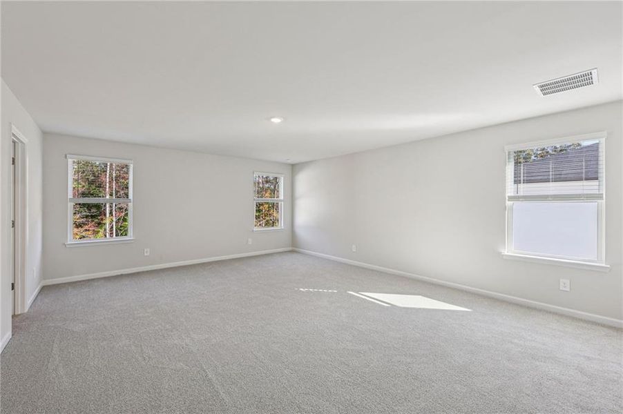 Spacious, unfurnished interior of a new home in The Oaks at Dawson, Dawsonville (Image 21). Spacious, unfurnished interior of a new home in The Oaks at Dawson, Dawsonville (Image 21).