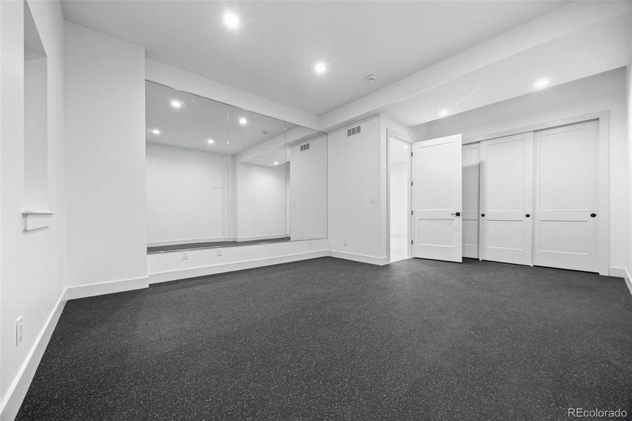 Spacious, unfurnished interior of a new home in , Denver (Image 40).